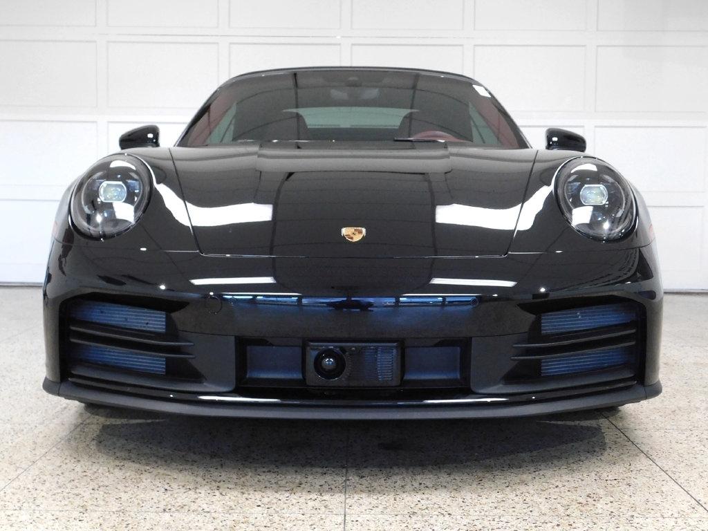 Porsche 911 Carrera Cabriolet 2025