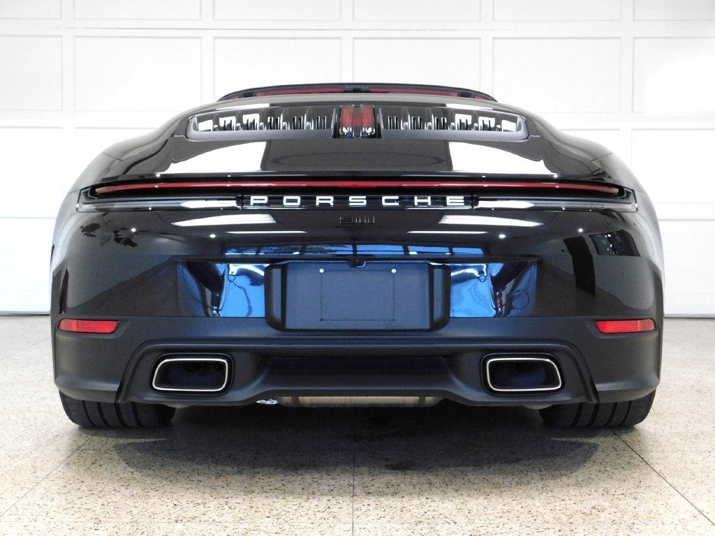 Porsche 911 Carrera Cabriolet 2025