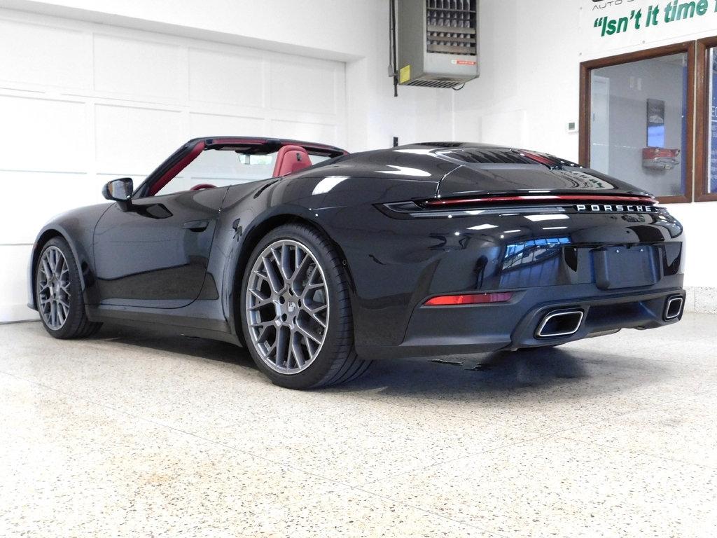 Porsche 911 Carrera Cabriolet 2025