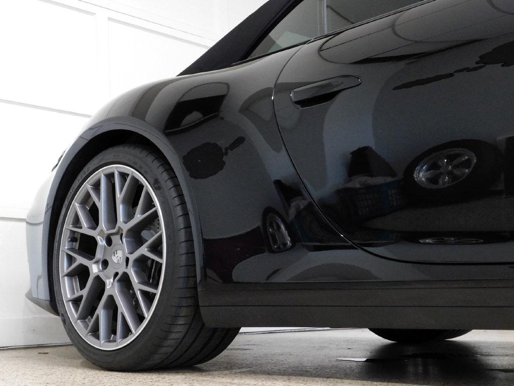 Porsche 911 Carrera Cabriolet 2025
