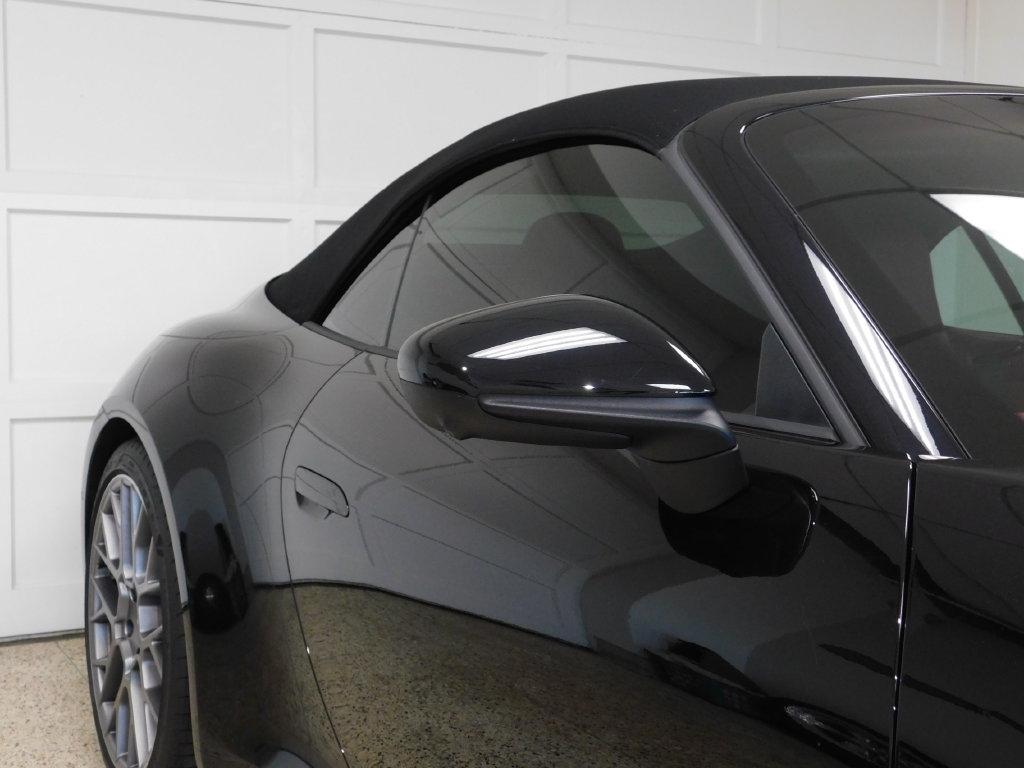 Porsche 911 Carrera Cabriolet 2025
