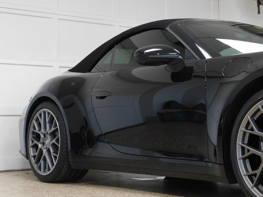 Porsche 911 Carrera Cabriolet 2025