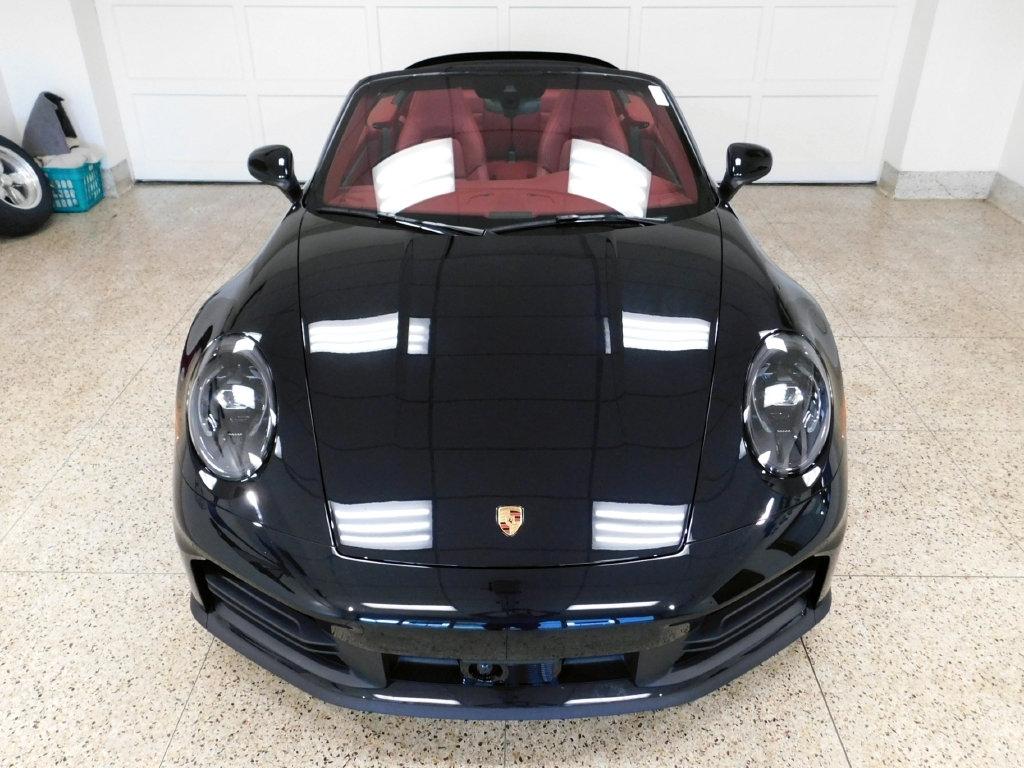 Porsche 911 Carrera Cabriolet 2025
