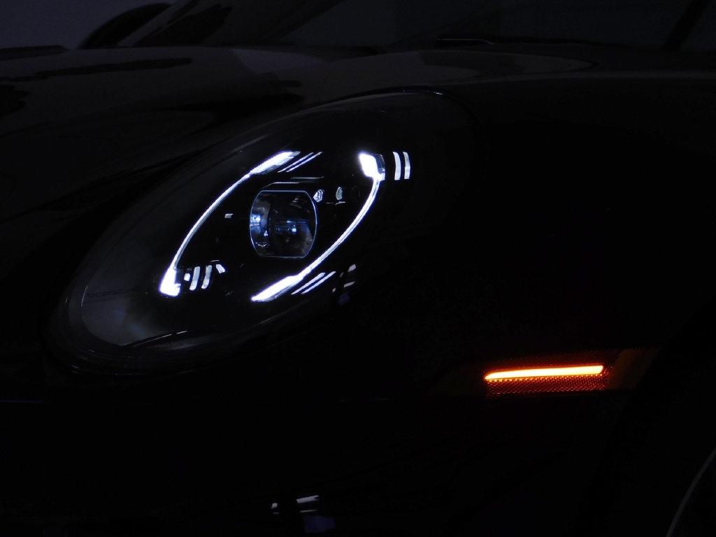 Porsche 911 Carrera Cabriolet 2025