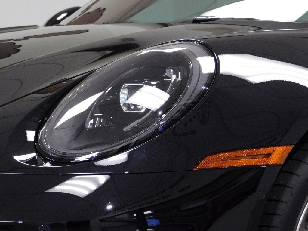 Porsche 911 Carrera Cabriolet 2025