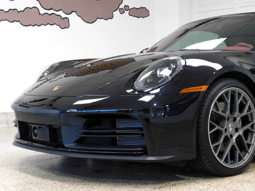 Porsche 911 Carrera Cabriolet 2025