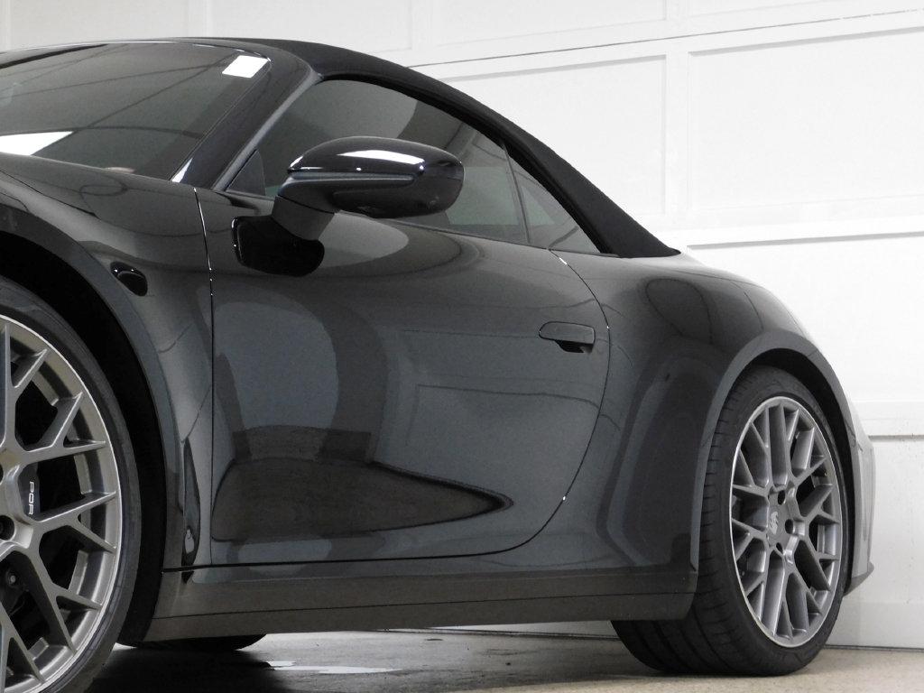 Porsche 911 Carrera Cabriolet 2025