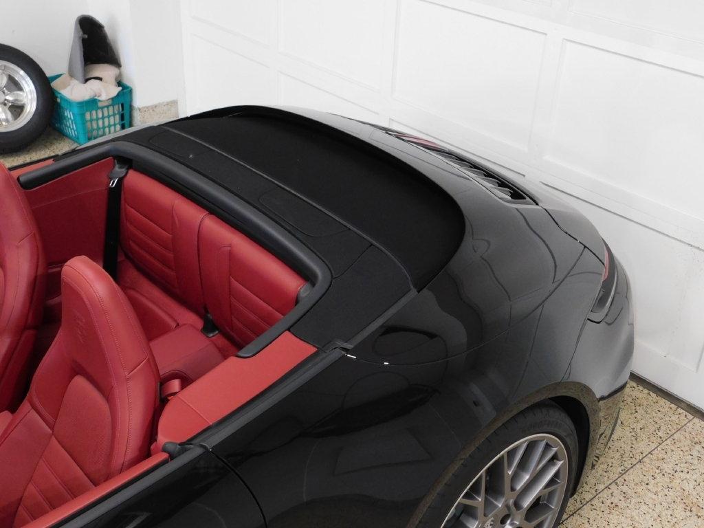 Porsche 911 Carrera Cabriolet 2025