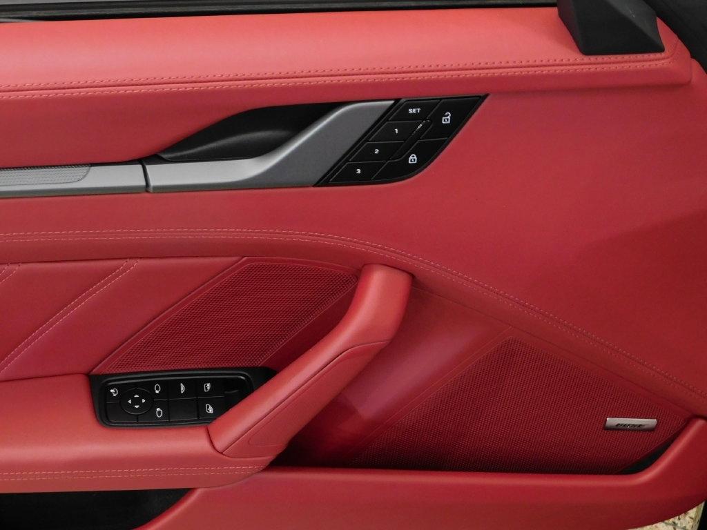 Porsche 911 Carrera Cabriolet 2025