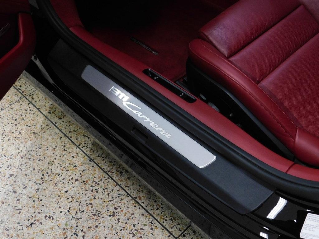Porsche 911 Carrera Cabriolet 2025