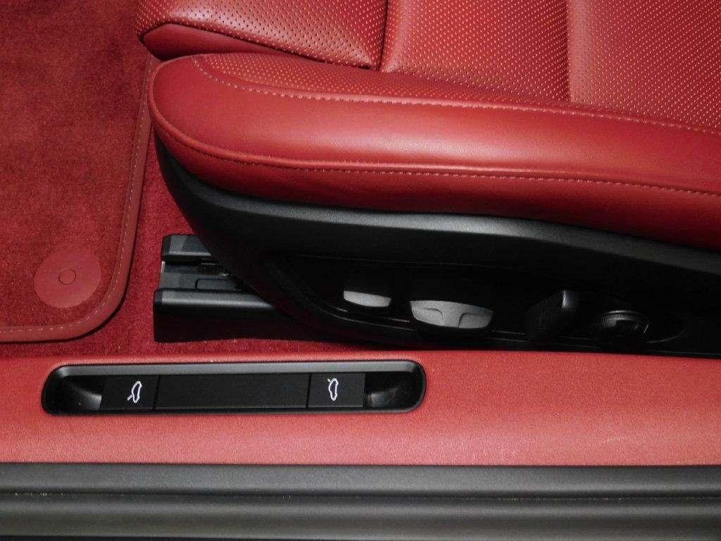 Porsche 911 Carrera Cabriolet 2025