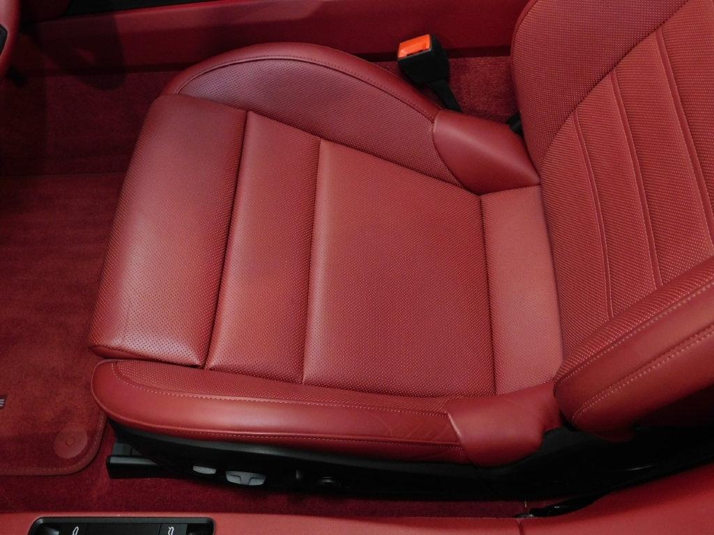 Porsche 911 Carrera Cabriolet 2025