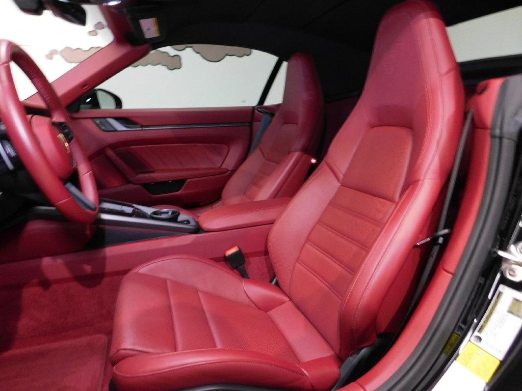 Porsche 911 Carrera Cabriolet 2025