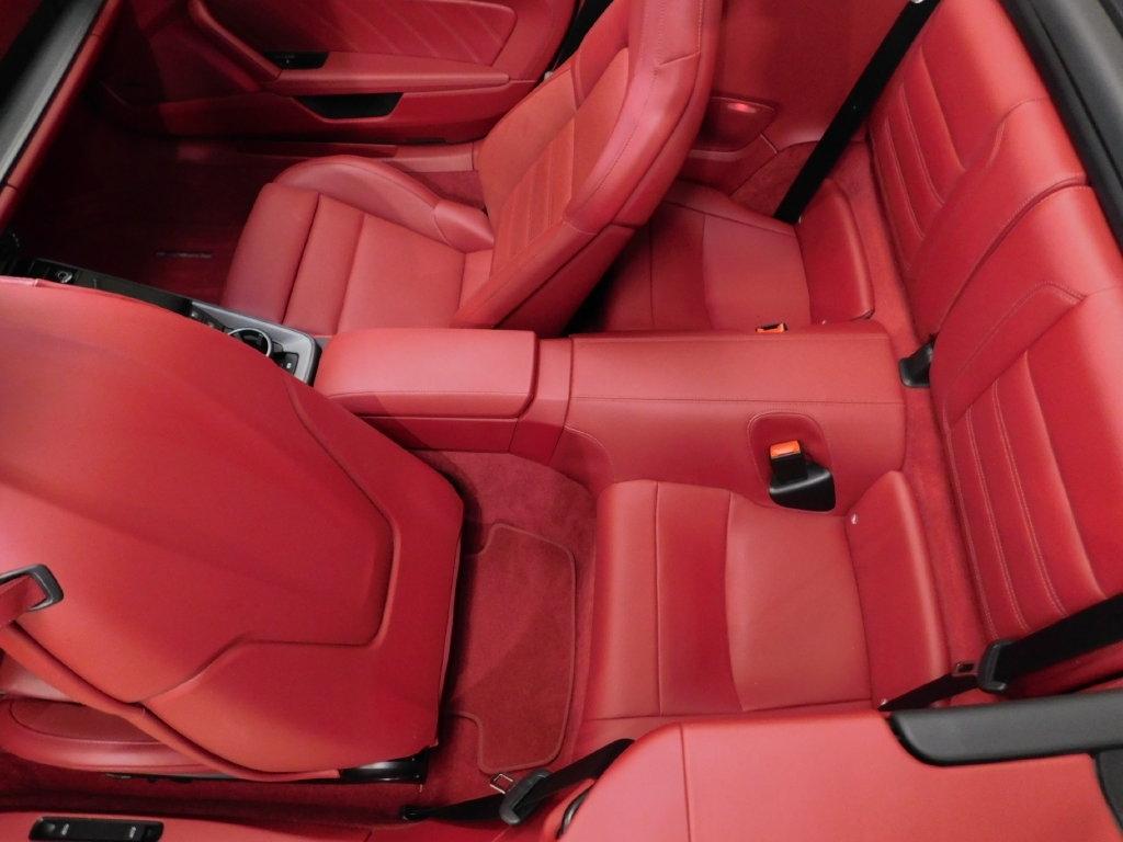 Porsche 911 Carrera Cabriolet 2025