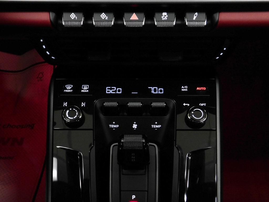 Porsche 911 Carrera Cabriolet 2025