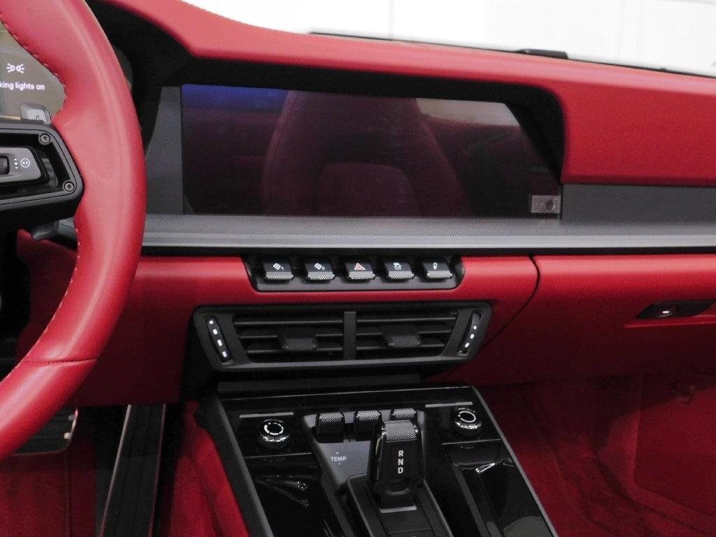 Porsche 911 Carrera Cabriolet 2025