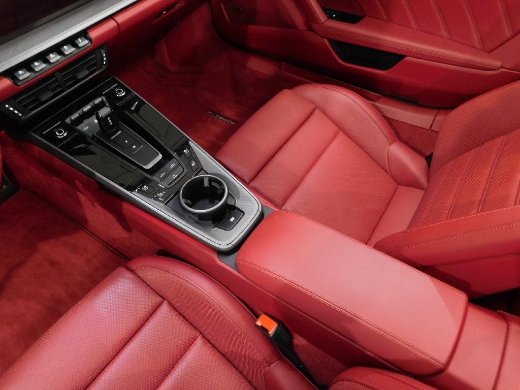 Porsche 911 Carrera Cabriolet 2025