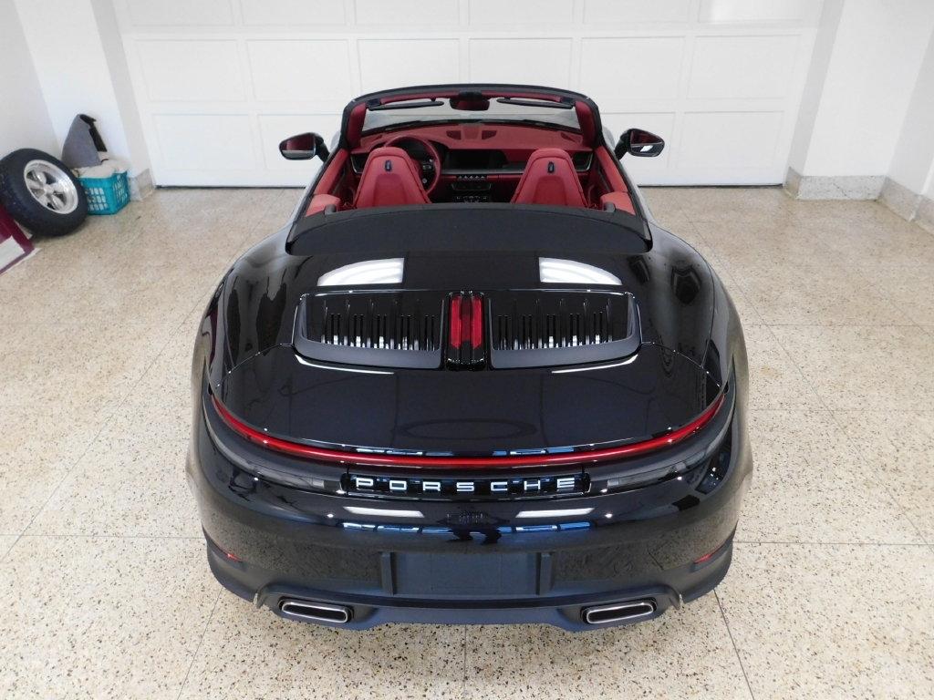 Porsche 911 Carrera Cabriolet 2025