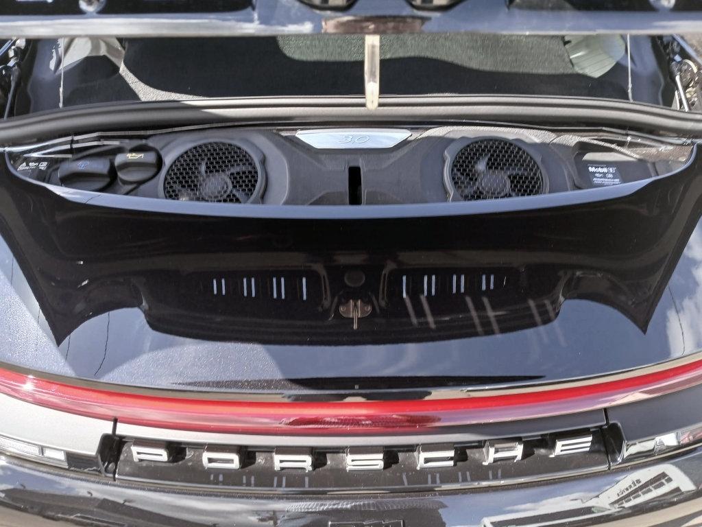 Porsche 911 Carrera Cabriolet 2025
