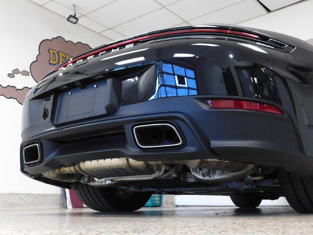 Porsche 911 Carrera Cabriolet 2025