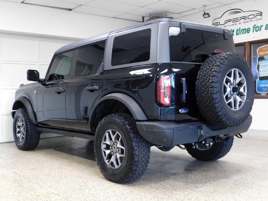 Ford Bronco Base 4-Door w/Advanced 2023