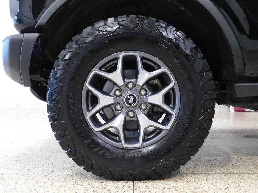 Ford Bronco Base 4-Door w/Advanced 2023