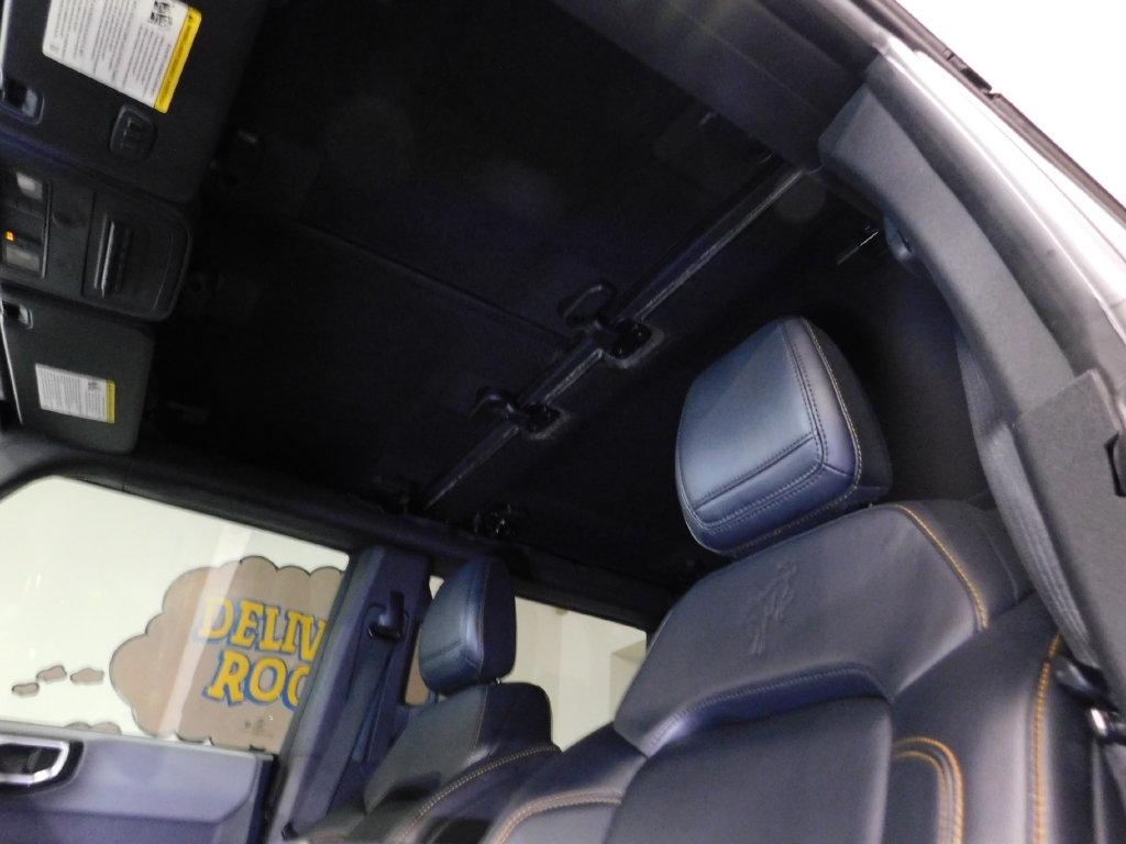 Ford Bronco Base 4-Door w/Advanced 2023