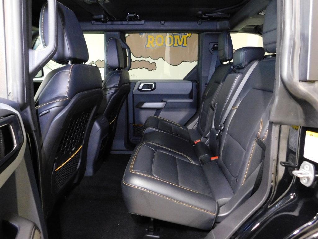 Ford Bronco Base 4-Door w/Advanced 2023