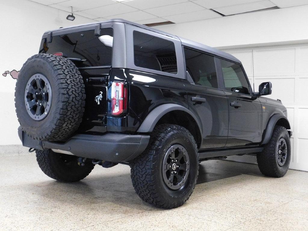Ford Bronco Base 4-Door w/Advanced 2022