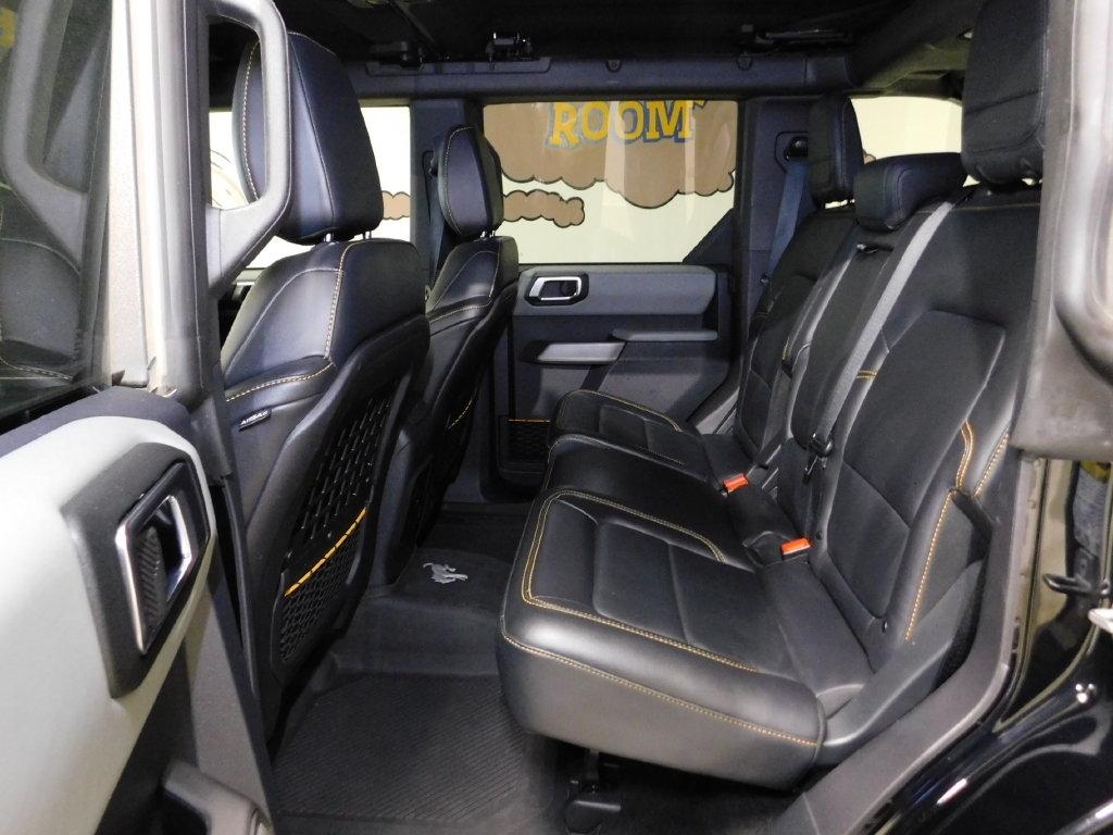 Ford Bronco Base 4-Door w/Advanced 2022