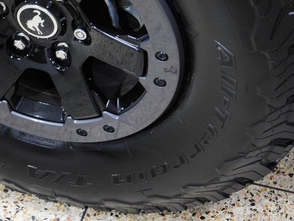 Ford Bronco Base 4-Door w/Advanced 2022