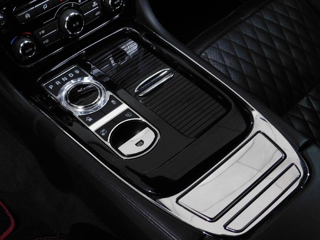 Jaguar XJ  2018