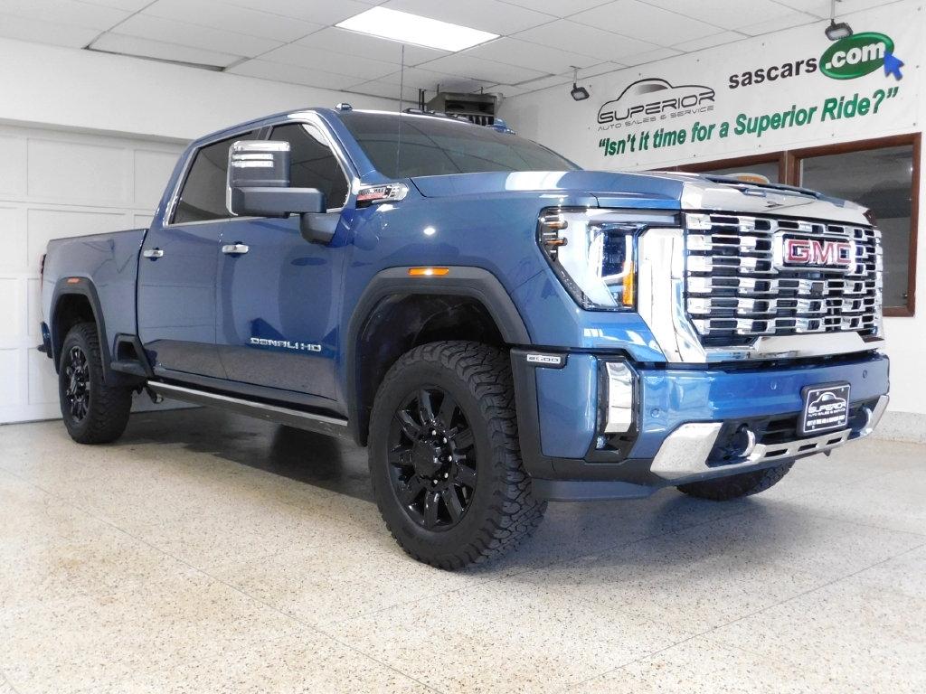 GMC Sierra 2500HD Denali Crew Cab 4WD SB 2026