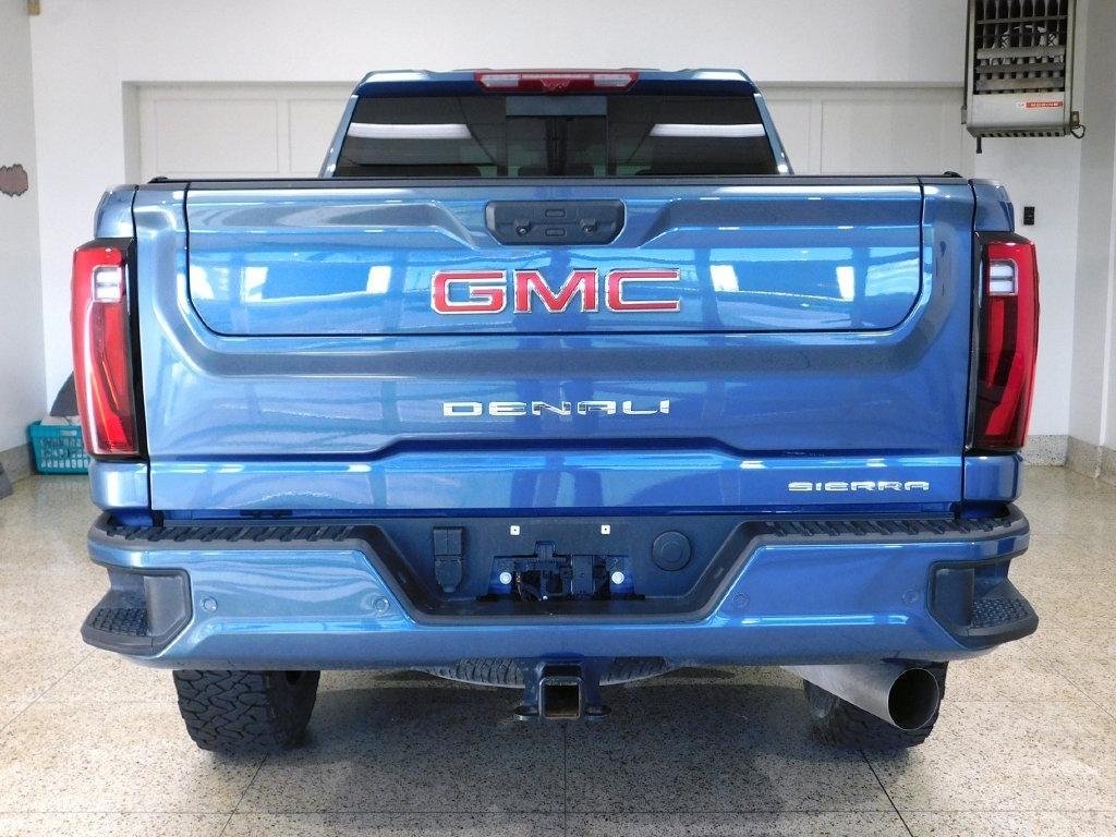 GMC Sierra 2500HD Denali Crew Cab 4WD SB 2026