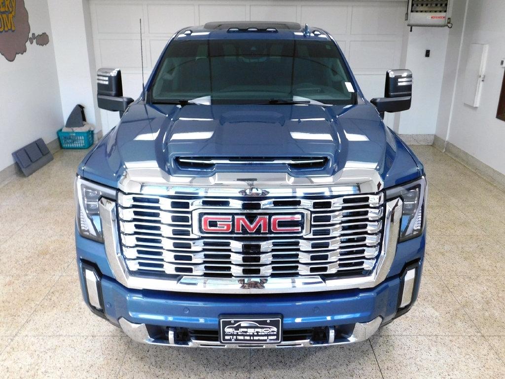 GMC Sierra 2500HD Denali Crew Cab 4WD SB 2026