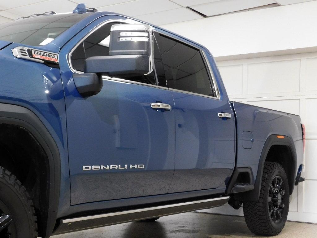 GMC Sierra 2500HD Denali Crew Cab 4WD SB 2026