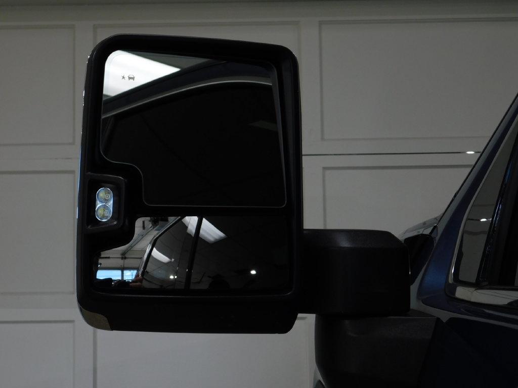 GMC Sierra 2500HD Denali Crew Cab 4WD SB 2026