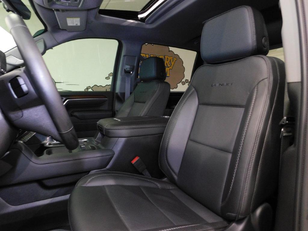 GMC Sierra 2500HD Denali Crew Cab 4WD SB 2026