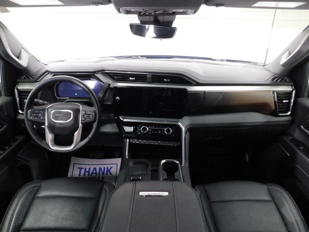 GMC Sierra 2500HD Denali Crew Cab 4WD SB 2026