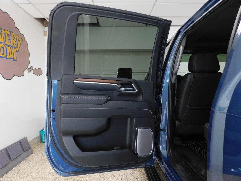 GMC Sierra 2500HD Denali Crew Cab 4WD SB 2026