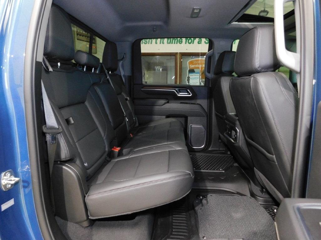 GMC Sierra 2500HD Denali Crew Cab 4WD SB 2026