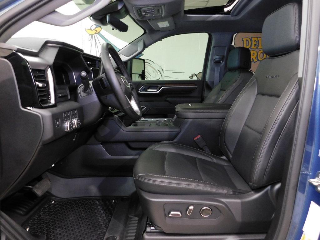 GMC Sierra 2500HD Denali Crew Cab 4WD SB 2026