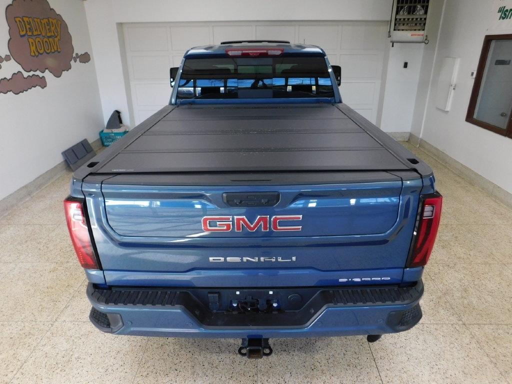 GMC Sierra 2500HD Denali Crew Cab 4WD SB 2026