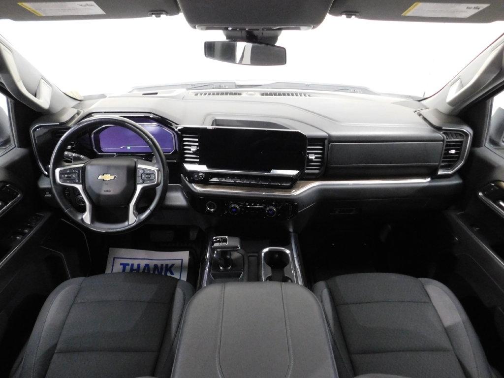 Chevrolet Silverado 1500 LT Crew Cab 4WD 2024