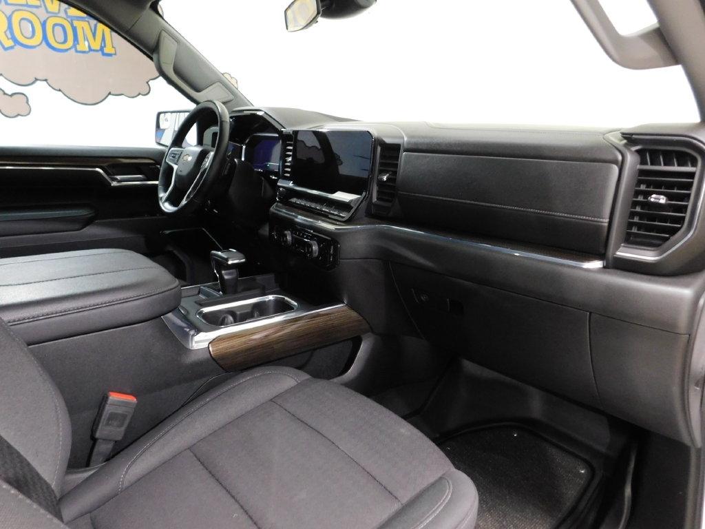 Chevrolet Silverado 1500 LT Crew Cab 4WD 2024