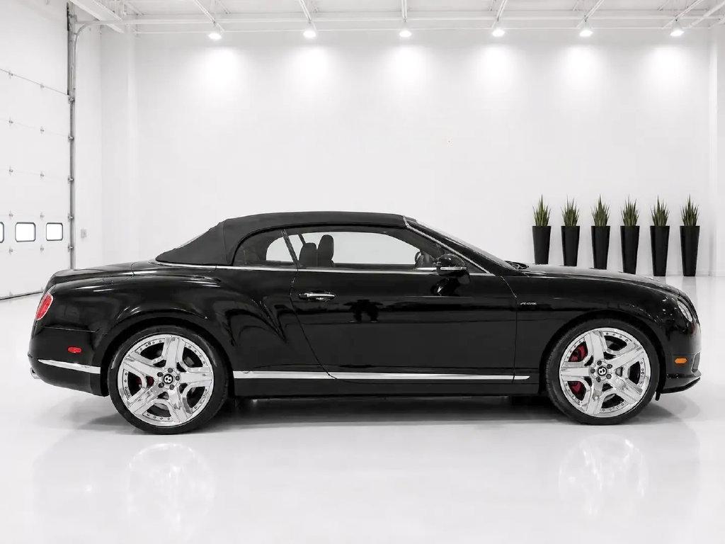 Bentley Continental GTC  2013