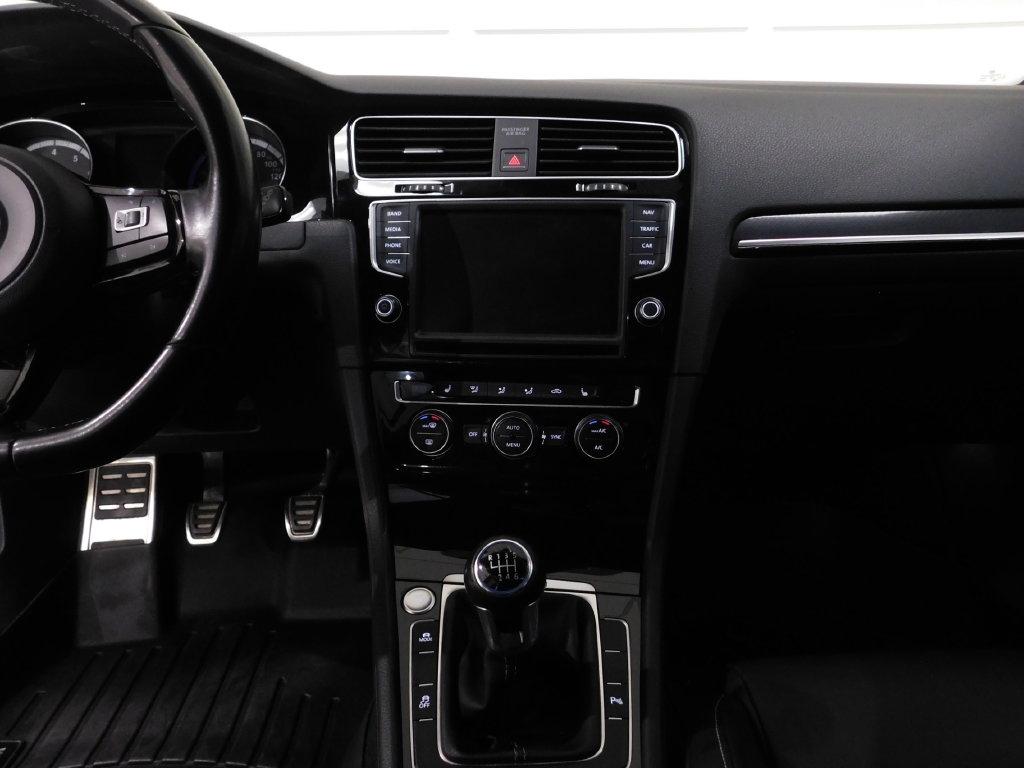 Volkswagen Golf R DCS and Navigation 6M 2017