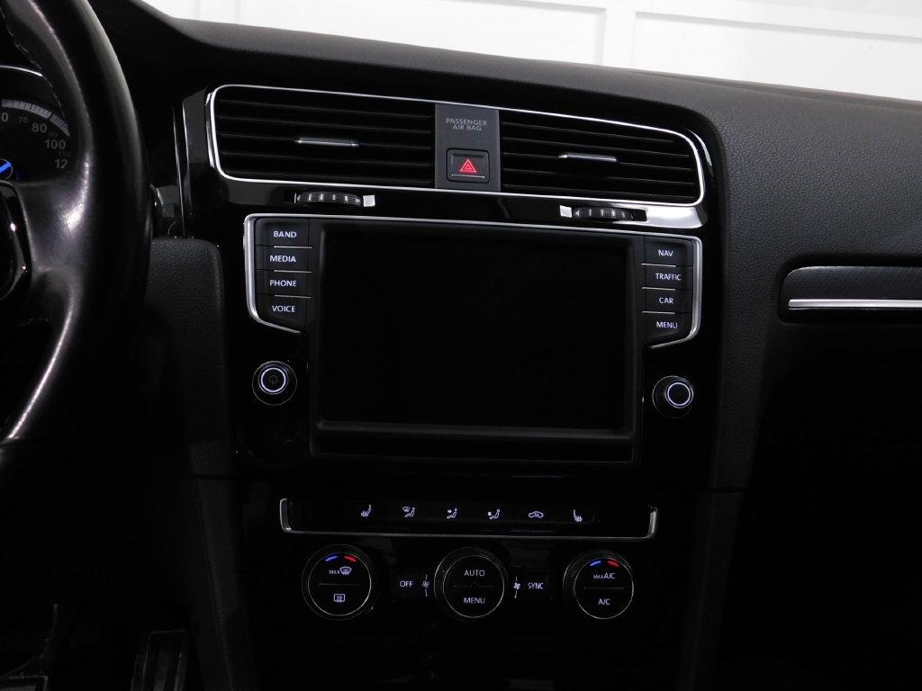 Volkswagen Golf R DCS and Navigation 6M 2017