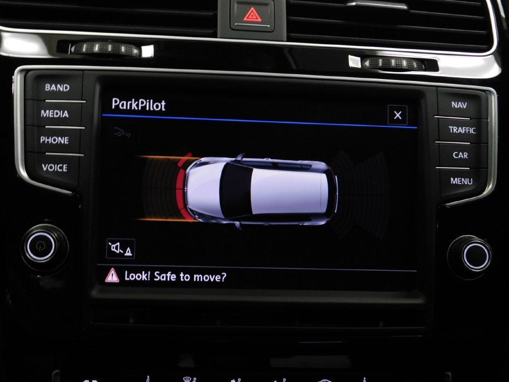 Volkswagen Golf R DCS and Navigation 6M 2017