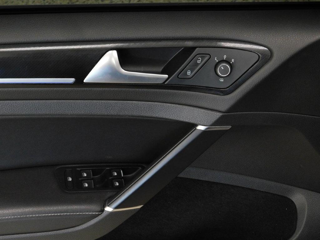 Volkswagen Golf R DCS and Navigation 6M 2017
